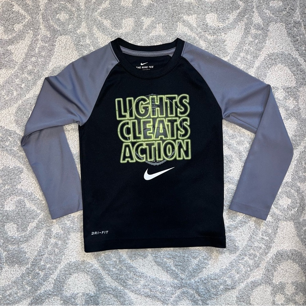 Nike Kids Black and Gray Long Sleeve Tee